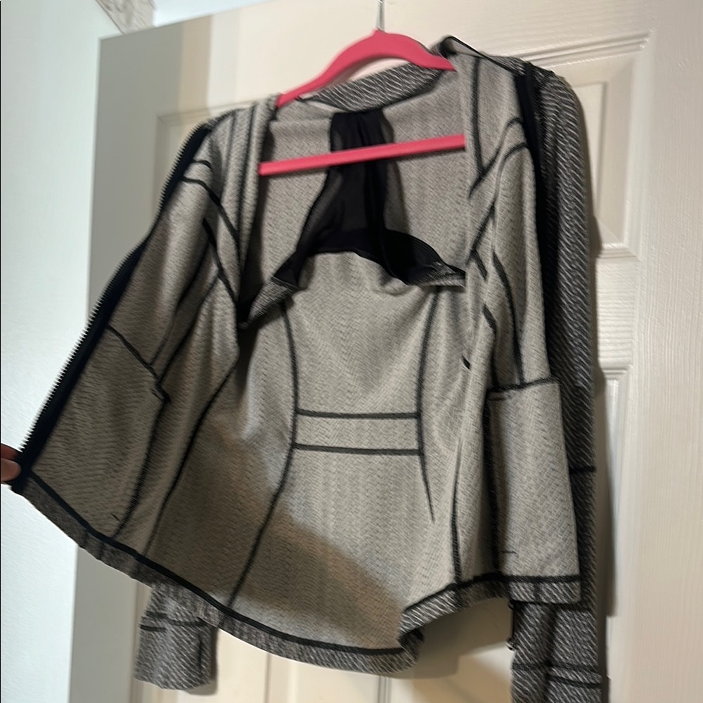 Lululemon Define Jacket - Picture 4 of 6